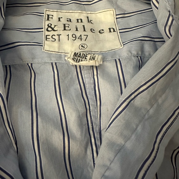 Frank & Eileen Blue and White Casual Button Down Shirt - Picture 2 of 2